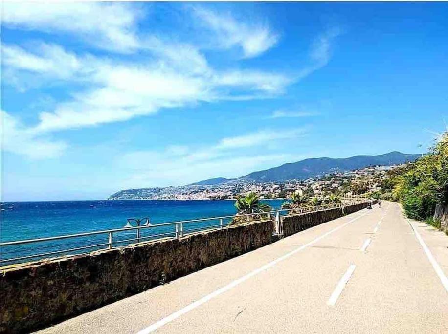 Special Home Vista Mare E Parcheggio Privato Sanremo Exterior foto