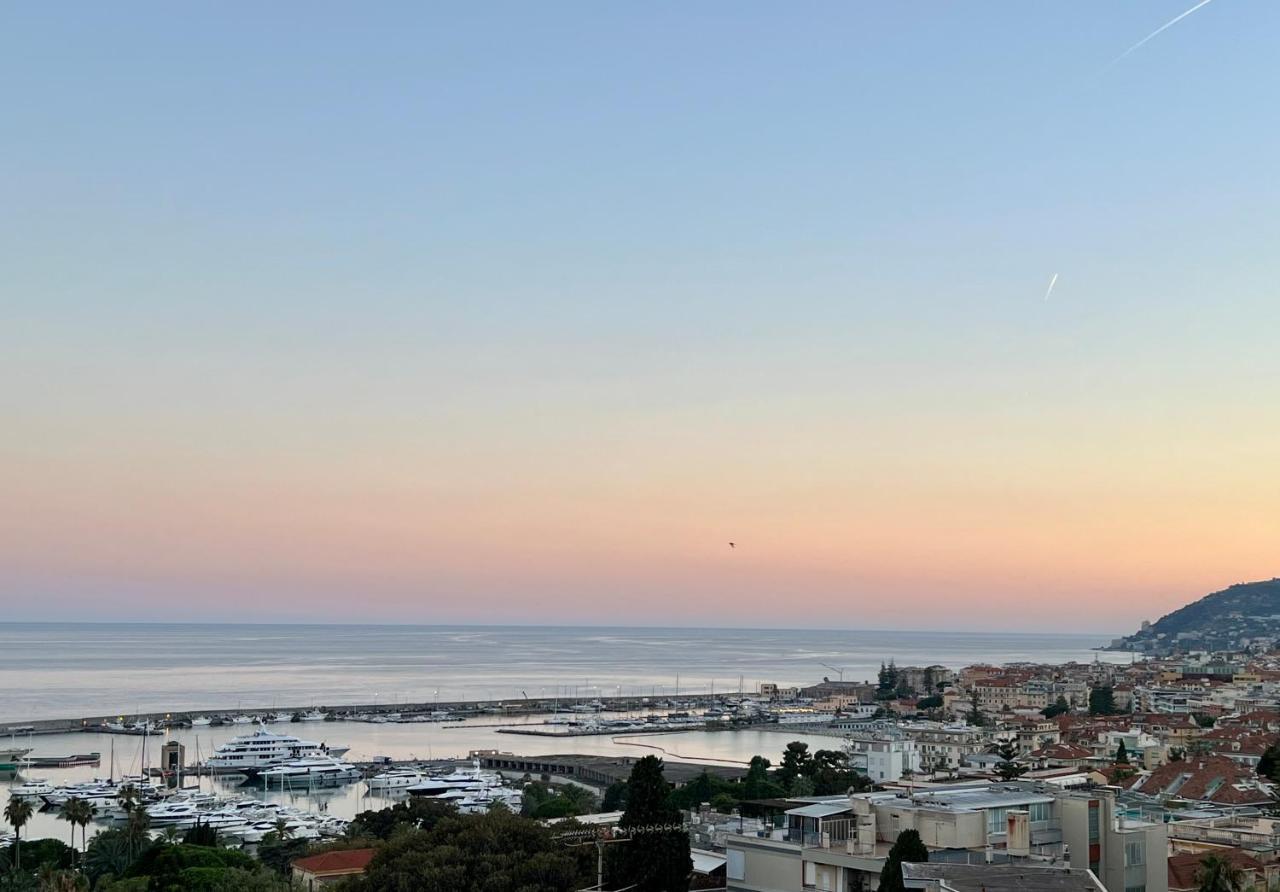 Special Home Vista Mare E Parcheggio Privato Sanremo Exterior foto